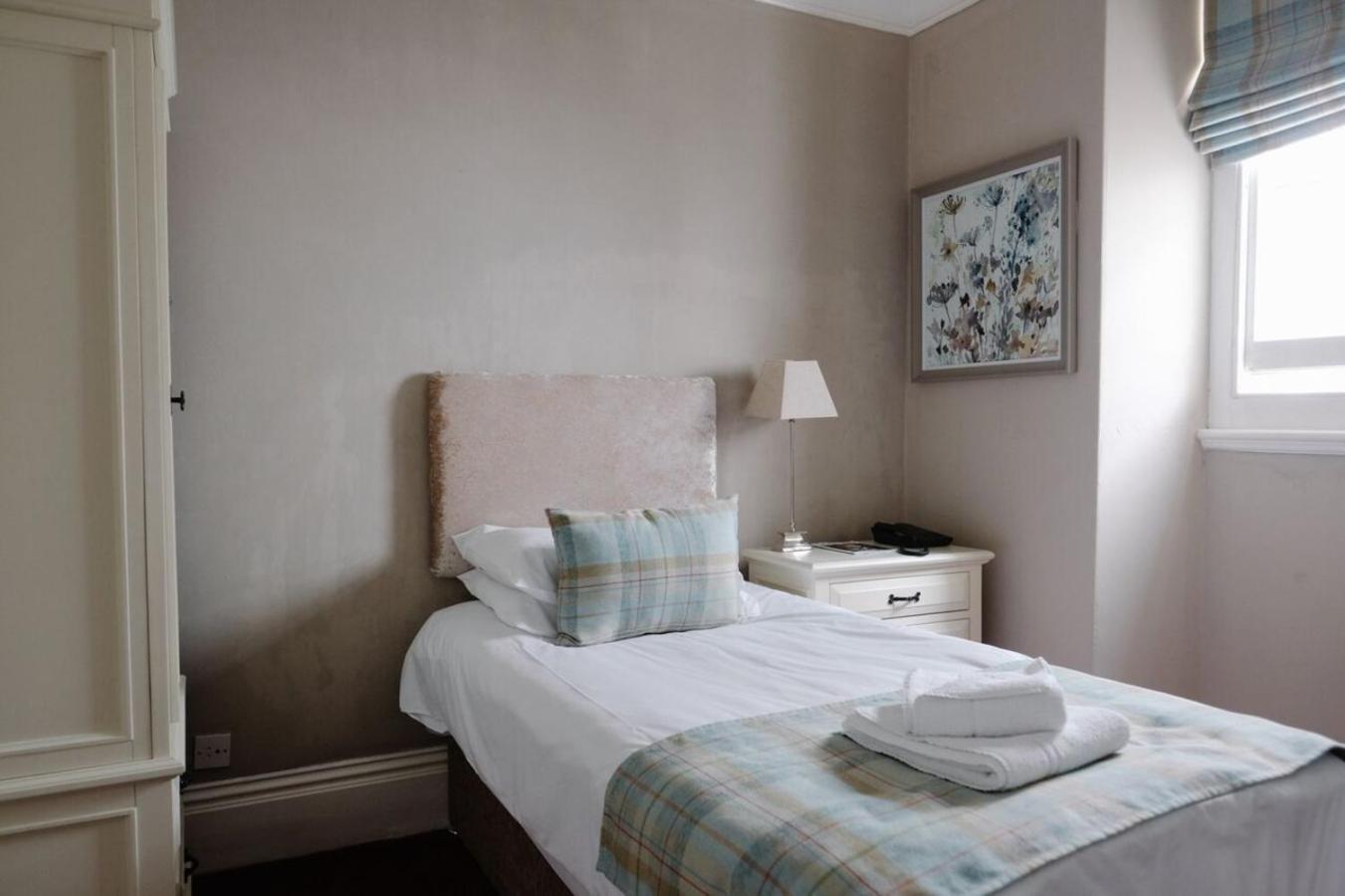 Court Colman Manor Guest House บริดจ์เอนด์ ภายนอก รูปภาพ