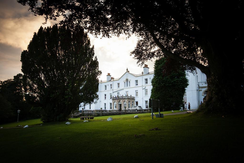 Court Colman Manor Guest House บริดจ์เอนด์ ภายนอก รูปภาพ